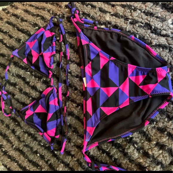 Xhilaration Other - Geometric Shapes 2pc Bikini